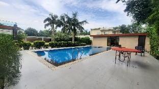 Bliss Farmstay in Chattarpur By Especial Rentals Villa in New Delhi
