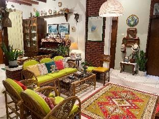 Lestari Homestay Vacation rental in Bandung