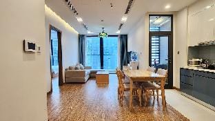 2Br Apt. Vinhomes Metropolis with city view Vacation rental in Hanoi