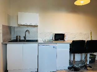 Studio 11 au Calme avec Wifi et Parking Troyes Apartment in Troyes