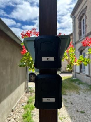 Studio 12 au Calme avec Wifi et Parking Troyes Apartment in Troyes