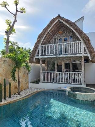 4BR Villa with private Pool Villa in Kuta Selatan