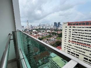 Georgetown Modern Mansion One Studio 2 Double Bed Apartment in George Town