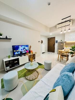 Cozy Masteri Apt nice Pool Gym BBQ near Landmark81 Vacation rental in Ho Chi Minh City