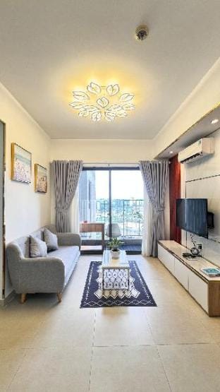 Cozy Masteri TD near Landmark81 pool gym BBQ 5prs Apartment in Ho Chi Minh City