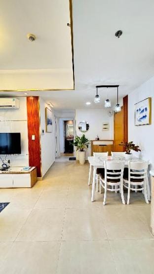 Cozy Masteri TD near Landmark81 pool gym BBQ 5prs Apartment in Ho Chi Minh City