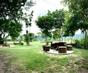 บ้านอิงเมยแคมป์ แก่งกระจาน Villa in Thailand