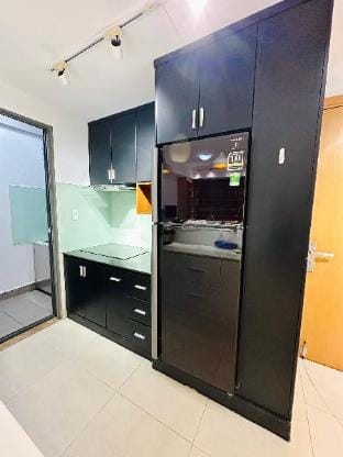 HHomes -2BR Sunset View & Pool at Masteri ThaoDien Apartment in Ho Chi Minh City