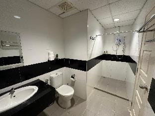 Mansion One Seaview|Georgetown|6-8pax|Gurney drive Apartment in George Town