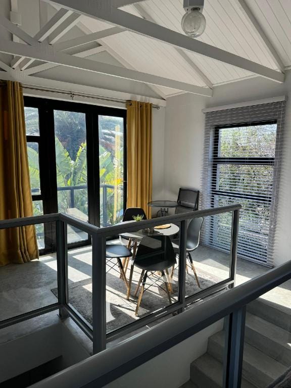 Cozy, Spacious Loft on 4th Avenue Apartment in Cape Town