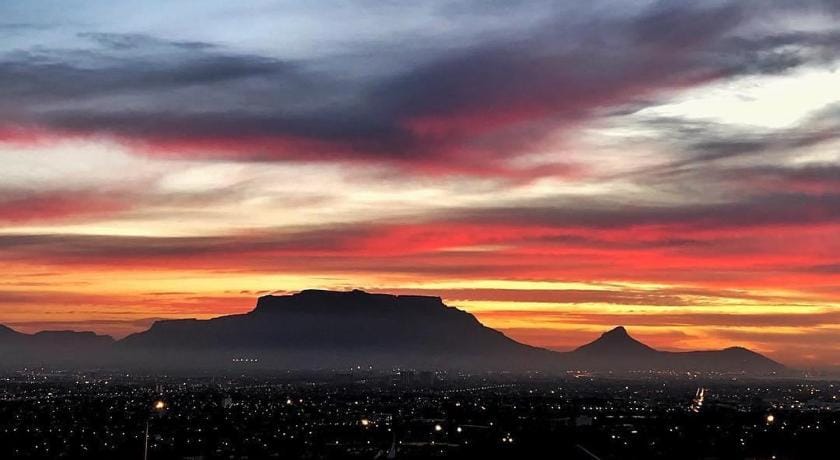 Cozy, Spacious Loft on 4th Avenue Apartment in Cape Town