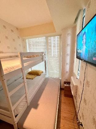 Aesthetic 2 Bedroom Beach View Unit Apartment in Paranaque