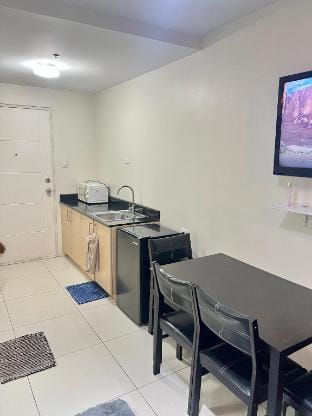 K and Vi Serenity Staycation Apartment in Tagaytay