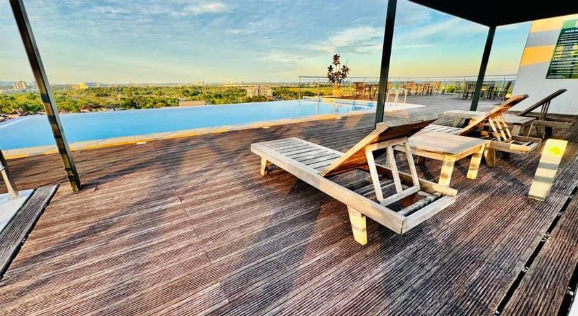 Saradise Kuching 3BR Merriton Luxury Condo Balcony Apartment in Kuching