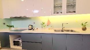 Luxury Landmark, River View, 75" Super TV Apartment in Ho Chi Minh City