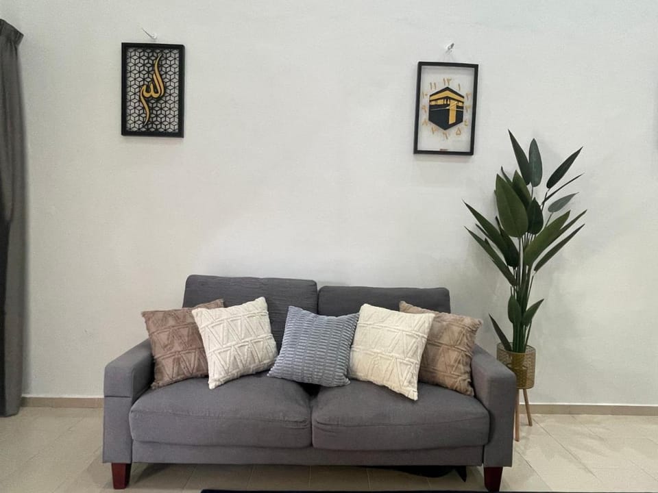 Iman Homestay Taman PSJ,Beserah,Balok-3BR 3AC Vacation rental in Terengganu, Malaysia