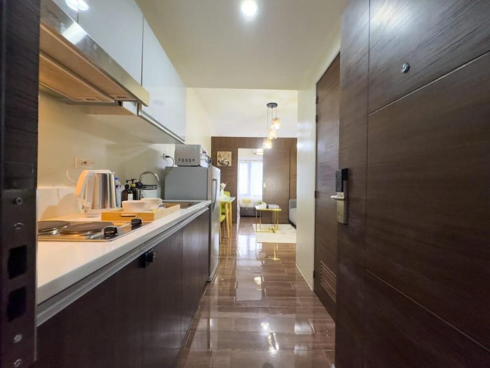 1BR Makati, Air Residences M007 Apartment in Makati