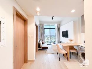 Stylish 1BR with Balcony in Azizi Riviera Vacation rental in Dubai