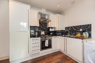 2BR in Charing Cross | Victoria Embankment Gardens Apartment in City of Westminster
