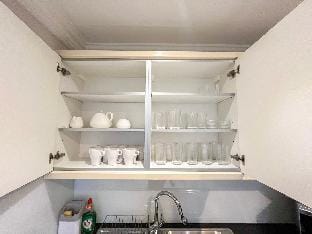 Upscale & Sleek  4BR with Garden in Brondesbury Apartment in London Borough of Camden