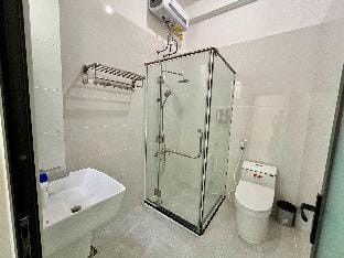 P32. Private bedroom, Suitable for 2, Bath inside Apartment in Ho Chi Minh City