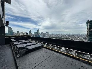 NEW 1 BR Suite in Makati w/ FREE use of amenities Apartment in Makati