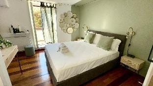 Suite with Terrace Apartment in Rome