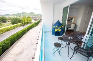 Studio room Balcony Free playground near Beach - E205 Apartment in Nong Kae