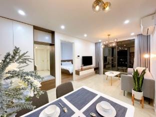 Homestay Vinhomes Dcapital 119 Tran Duy Hung  Apartment in Laos