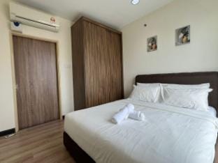 Georgetown Modern Mansion One Studio 2 Double Bed Apartment in George Town
