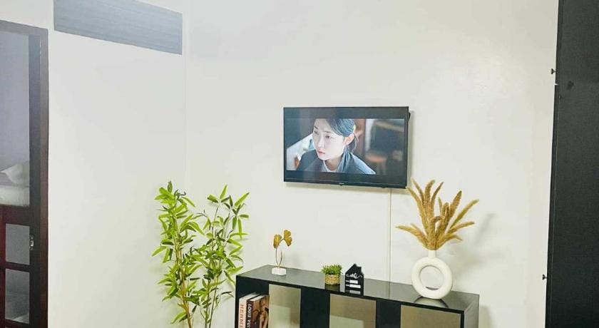 Urban Deca  2BR APT  near SM, IT Park, Ayala - N/P Apartment in Lapu-Lapu City