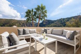 El Casar Townhouse Benahavis Apartment in Costa del Sol