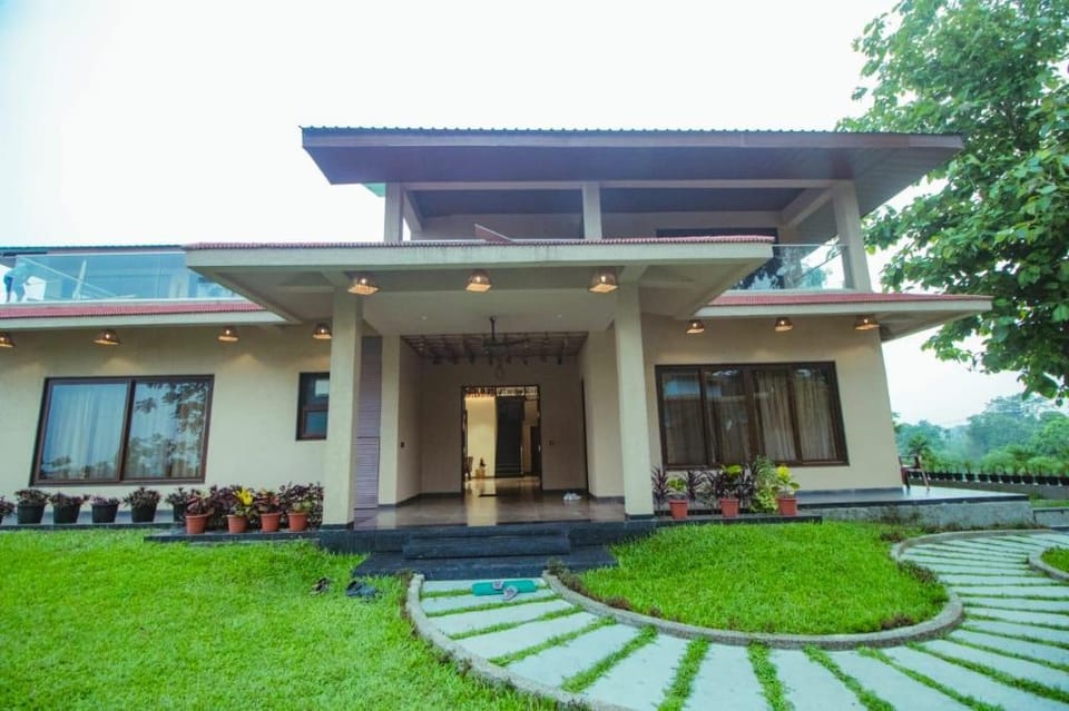 Red River Bungalow Hotel in India