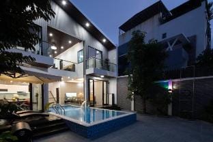 T P Residence Villa-3 mins walk to My Khe Beach Vacation rental in Da Nang