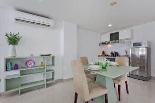 Sea View Pratumnak 1 Bedroom Apartment #6 Apartment in Pattaya City