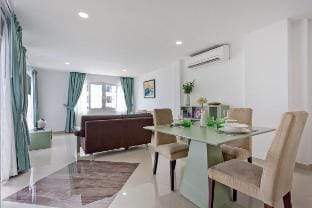 Sea View Pratumnak 1 Bedroom Apartment #6 Apartment in Pattaya City
