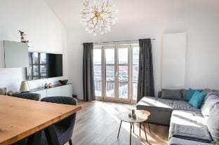 Penthouse am Stadtwald mit Ausblick, EBK, WLAN Apartment in Hanover