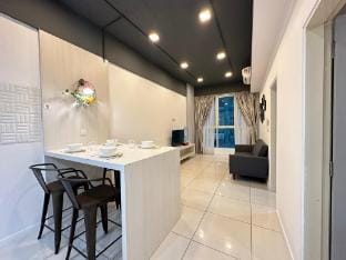 KK SUTERA AVENUE WT POOL OPP IMAGO 2BR 6-7pax 【39】 Apartment in Kota Kinabalu