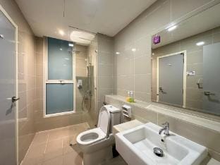 KK SUTERA AVENUE WT POOL OPP IMAGO 2BR 6-7pax 【39】 Apartment in Kota Kinabalu