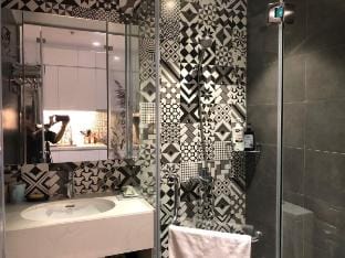 Luxury Studio vinhomes Greenbay Apartment in Laos