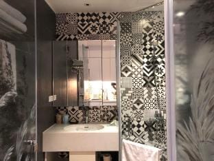 Luxury Studio vinhomes Greenbay Apartment in Laos