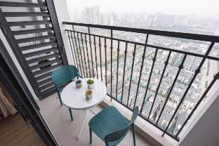 Studio Phong cách biển Vinhomes Green bay Apartment in Laos