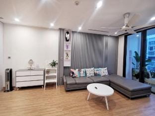 Vinhomes*skylake*Family - 20*peoples. Vacation rental in Laos