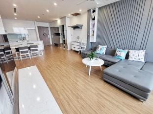 Vinhomes*skylake*Family - 20*peoples. Vacation rental in Laos