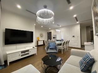 Gần Triển lãm Nghệ Thuật 5Brs Westpoint Apartment in Laos