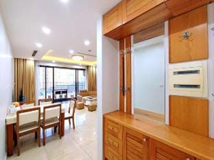 ( 3brs+3brs ) Vinhomes D'capitale. Apartment in Laos