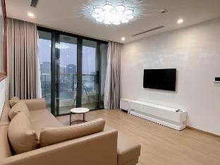 Luxury 4 bedrooms In Vinhomes skylake - Pham Hung Apartment in Laos