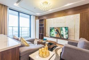 Prenium 4 BRs in Vinhomes Metropolis Apartment in Hanoi