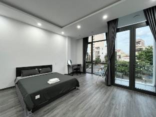 OceanSight - Queen - Big Room With Balcony 45m2 Vacation rental in Da Nang