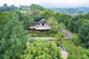 Huyen Luong Son Apartments Apartment in Laos